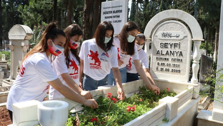 Efsanevi sporcular mezarları başında anıldı