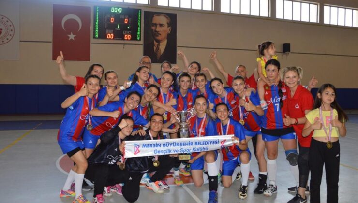 GSK Kadın Hentbol Takımı 1. Lig’e yükseldi