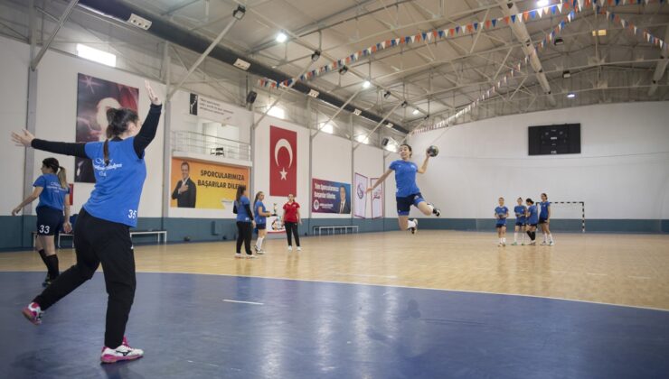 Hentbolcular 1. Lige hazırlanıyor