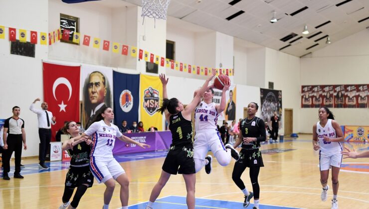 Mersin Büyükşehir, evinde galip geldi