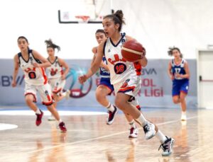 Asya Ülker’e Milli davet