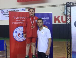 Kır Çiçeği Nesrin, Türkiye Şampiyonu oldu