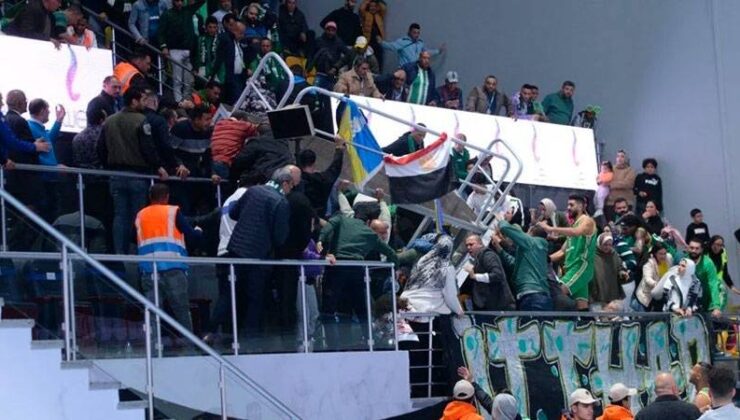 Basketbol maçı sırasında tribün çöktü: 27 yaralı