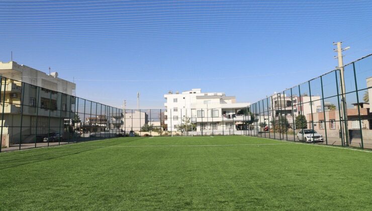 Ispanak tarlası, futbol sahasına dönüştü