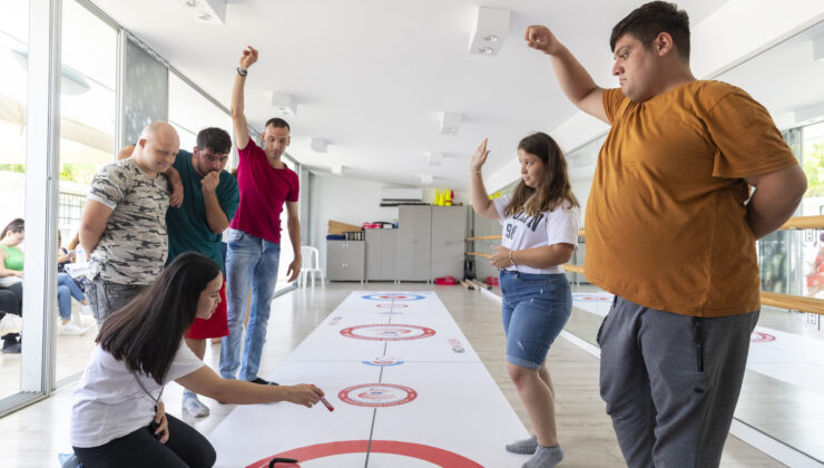 Floor Curling Kursu sürüyor