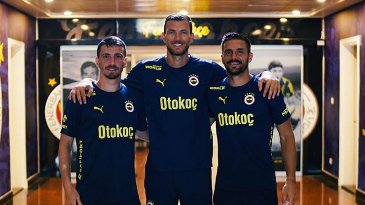 Fenerbahçe kaptanlarından taraftara mesaj