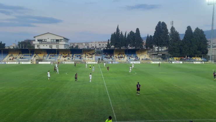 Kırmızı Şeytanlar yenilgiyle başladı: 2-0